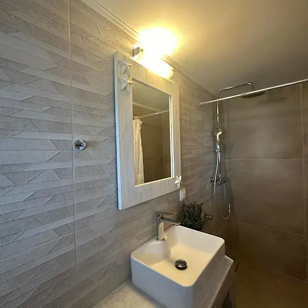 Daire Sophia & Chris *